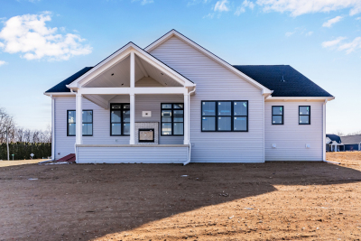 stonehill-back-straight